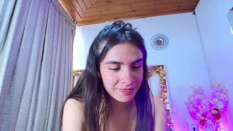 dafne_quenn online show from December 20, 2025, 2:35 pm