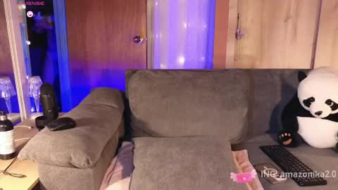 LORENA  online show from April 15, 2026, 11:27 pm