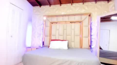 Dafnee online show from March 27, 2026, 12:49 pm