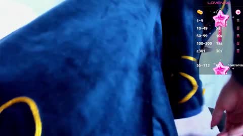 Snapshot of dafnemoon_1 chatting on September 18, 2025, 12:01 am Dafne Moon online show from September 18, 2025, 12:01 am