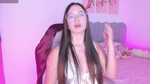 Dafne  online show from November 20, 2025, 4:40 pm