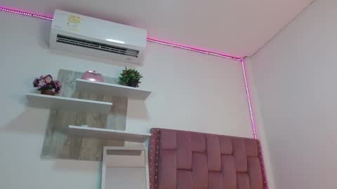 Snapshot of dafnnee_ross chatting on March 7, 2025, 12:12 pm DAFNNE online show from March 7, 2025, 12:12 pm