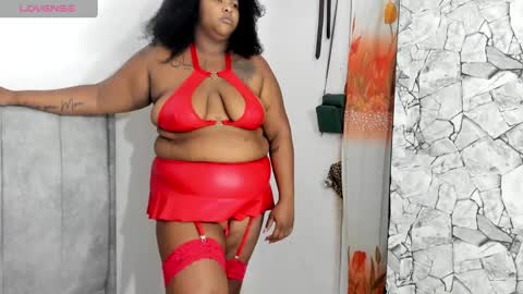 Snapshot of dahianajoss chatting on January 17, 2025, 8:00 pm Ebony Sex Dahian online show from January 17, 2025, 8:00 pm