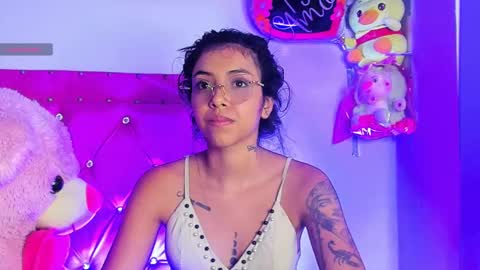 Snapshot of dahiangomezz chatting on February 15, 2025, 8:33 am online show from February 15, 2025, 8:33 am