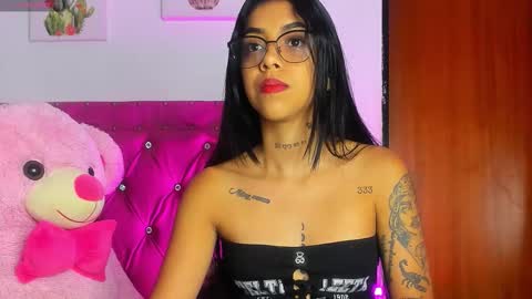 Snapshot of dahiangomezz chatting on September 19, 2025, 8:38 am online show from September 19, 2025, 8:38 am