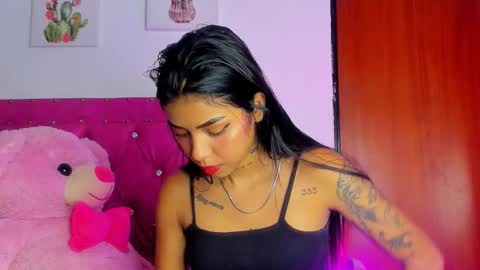 Snapshot of dahiangomezz chatting on November 15, 2025, 8:00 am online show from November 15, 2025, 8:00 am