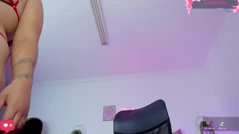 dahiian_01 online show from December 22, 2025, 1:08 pm