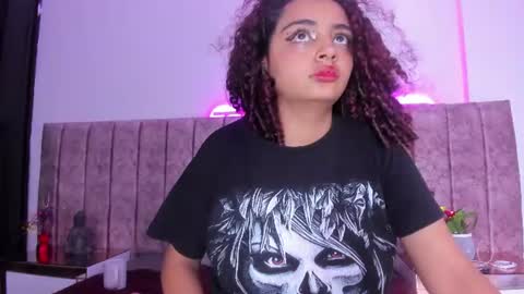 dahlia_rossee online show from June 14, 2026, 2:24 am