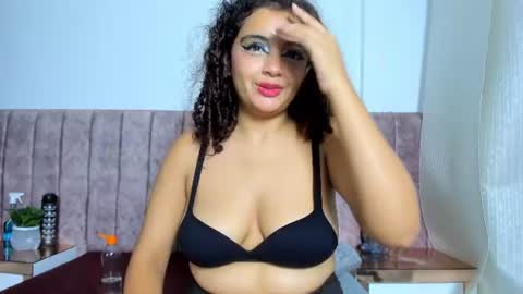 dahlia_rossee online show from July 27, 2026, 9:00 pm