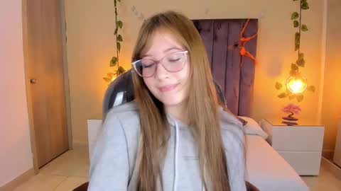 Dahlia online show from October 16, 2025, 12:00 am