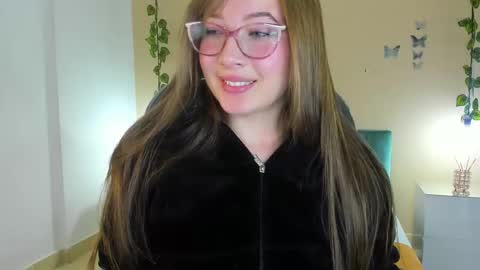 Snapshot of dahlia_rousse chatting on December 20, 2025, 1:45 am Dahlia online show from December 20, 2025, 1:45 am