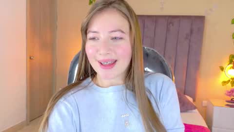 Snapshot of dahlia_rousse chatting on March 3, 2026, 9:37 am Dahlia online show from March 3, 2026, 9:37 am