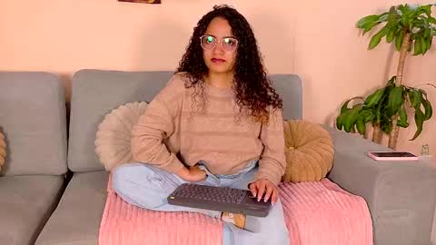 Snapshot of dahliabrowniee chatting on May 6, 2026, 2:29 am Dahli online show from May 6, 2026, 2:29 am