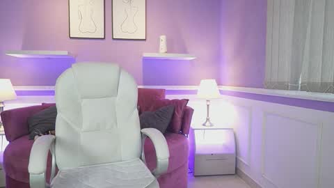 Dahlia Grey online show from September 13, 2025, 11:32 am