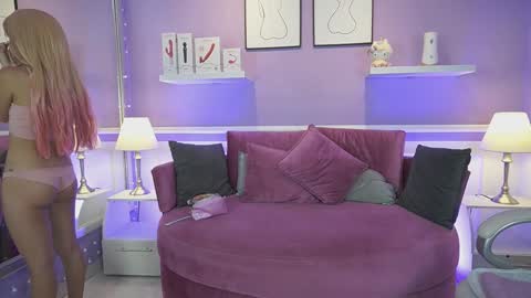 Dahlia Grey online show from November 12, 2025, 11:43 am