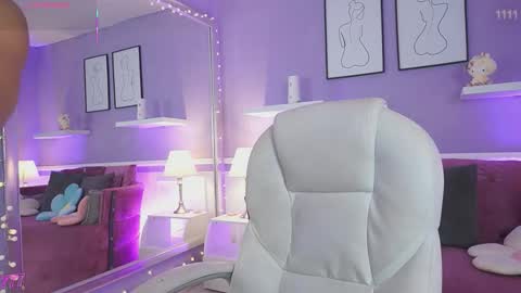 Dahlia Grey online show from March 17, 2026, 11:35 am