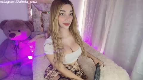 Snapshot of dahnia_cruz chatting on September 23, 2025, 4:32 pm dahnia_cruz online show from September 23, 2025, 4:32 pm