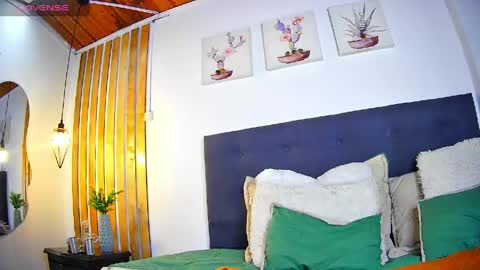 DAHYAN online show from April 28, 2026, 2:44 pm