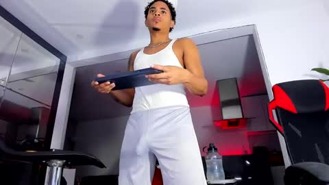 Snapshot of daikokuten_ chatting on January 20, 2025, 12:46 am daikokuten_ online show from January 20, 2025, 12:46 am