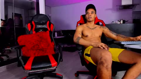 Snapshot of daikokuten_ chatting on February 12, 2025, 2:03 am daikokuten_ online show from February 12, 2025, 2:03 am