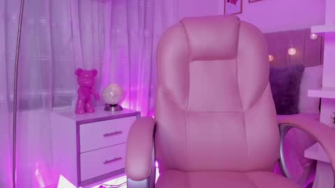 Snapshot of daila_01 chatting on December 4, 2024, 6:11 am Daila online show from December 4, 2024, 6:11 am