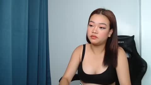 Snapshot of dainaxoxoxo chatting on October 7, 2025, 7:44 pm Diana online show from October 7, 2025, 7:44 pm