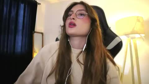 Lauren            online show from December 2, 2025, 1:50 pm