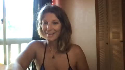 Snapshot of daisy9kat chatting on December 21, 2024, 1:21 pm Daisy137 online show from December 21, 2024, 1:21 pm