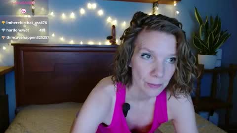 daisy_lovely online show from December 2, 2025, 4:18 am