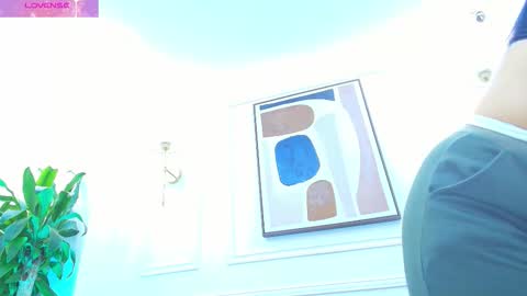 Daisy Price online show from November 10, 2025, 11:09 am