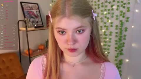 Snapshot of daisy_santos chatting on July 3, 2026, 12:44 pm Mary online show from July 3, 2026, 12:44 pm