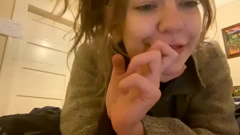 DaisyB3 online show from February 17, 2025, 8:41 am