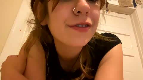 Snapshot of daisybaby699 chatting on April 21, 2026, 6:41 am DaisyB3 online show from April 21, 2026, 6:41 am
