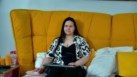 Snapshot of daisyharts chatting on June 23, 2026, 5:00 pm DaisyHarts online show from June 23, 2026, 5:00 pm