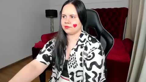 Snapshot of daisyharts chatting on July 7, 2026, 7:23 am DaisyHarts online show from July 7, 2026, 7:23 am