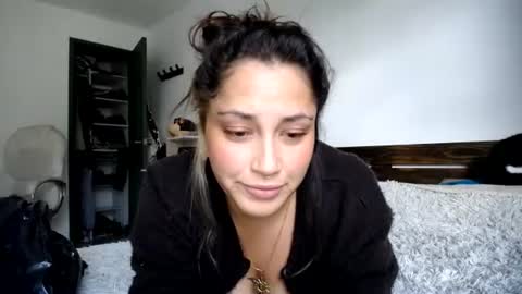 IG  dakotasofiaa online show from July 16, 2026, 10:27 pm