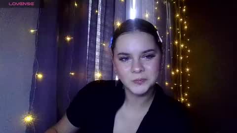 Snapshot of dakota_charm_ chatting on June 25, 2026, 9:58 am Dakota online show from June 25, 2026, 9:58 am