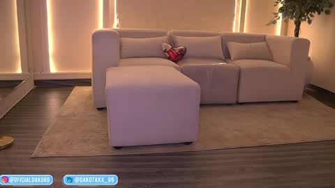 Snapshot of dakota_leex chatting on May 21, 2026, 1:01 am dako online show from May 21, 2026, 1:01 am
