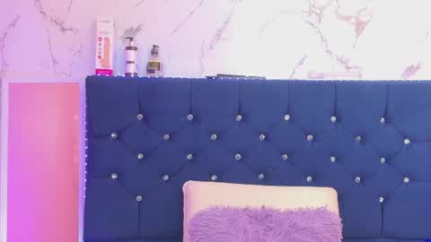dakotaa_johnson online show from July 27, 2026, 6:37 pm