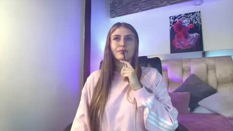 Snapshot of dakotarobbins_ chatting on March 7, 2025, 8:44 pm dakotarobbins_ online show from March 7, 2025, 8:44 pm