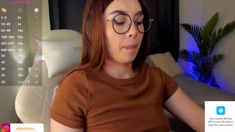 dakottaa__ online show from March 12, 2025, 2:09 am