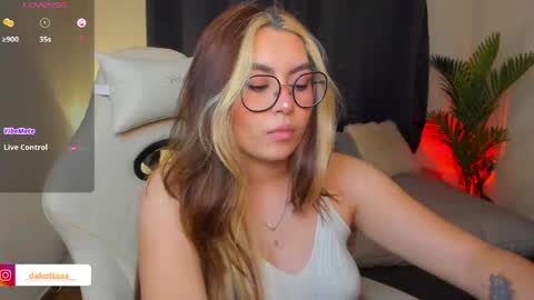 dakottaa__ online show from May 21, 2026, 12:17 am