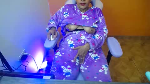 Snapshot of daleska_delicious1 chatting on January 14, 2025, 9:35 am daleska_delicious1 online show from January 14, 2025, 9:35 am