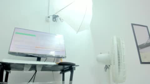  Ren  online show from October 23, 2025, 12:54 am