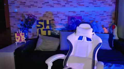 Dalia  online show from December 1, 2025, 10:42 am