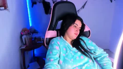 Dalia April online show from October 15, 2025, 5:07 am