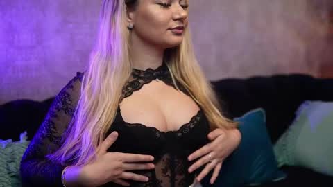 Snapshot of daliamissy chatting on March 24, 2026, 8:03 pm Dalia online show from March 24, 2026, 8:03 pm