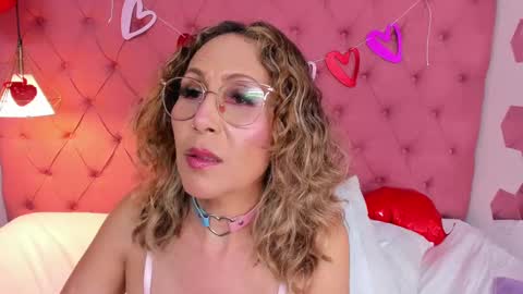 Snapshot of daliascoth chatting on February 20, 2025, 1:57 am Dalia online show from February 20, 2025, 1:57 am