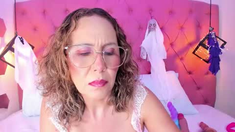 Snapshot of daliascoth chatting on October 10, 2025, 7:35 pm Dalia online show from October 10, 2025, 7:35 pm