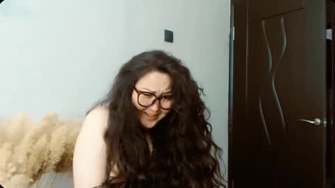 Snapshot of dalidayes chatting on October 3, 2025, 5:04 am Dali online show from October 3, 2025, 5:04 am